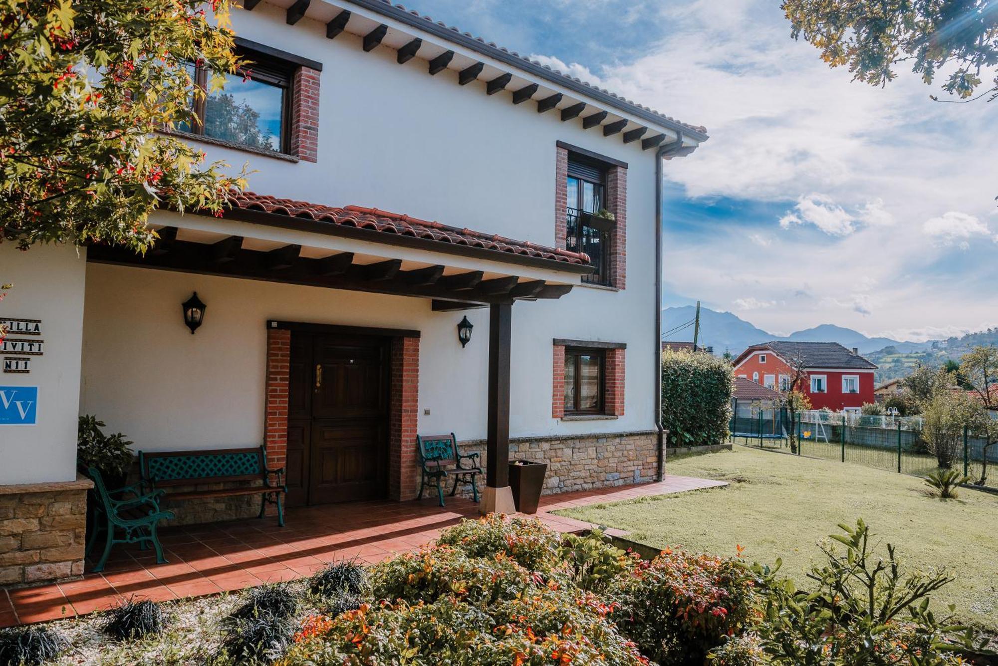 Villa Tiviti Oviedo Exterior photo
